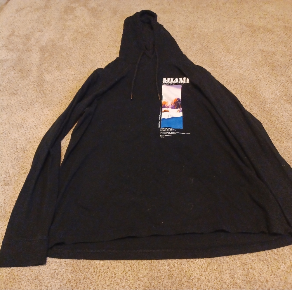 long sleeve shirt w hood
